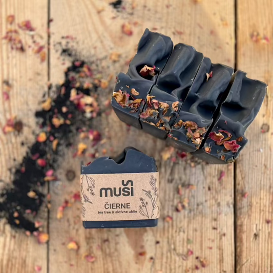 Prírodné čistiace mydlo s tea tree a aktívnym uhlím – ručne robené mydlo na mastnú a problematickú pleť.