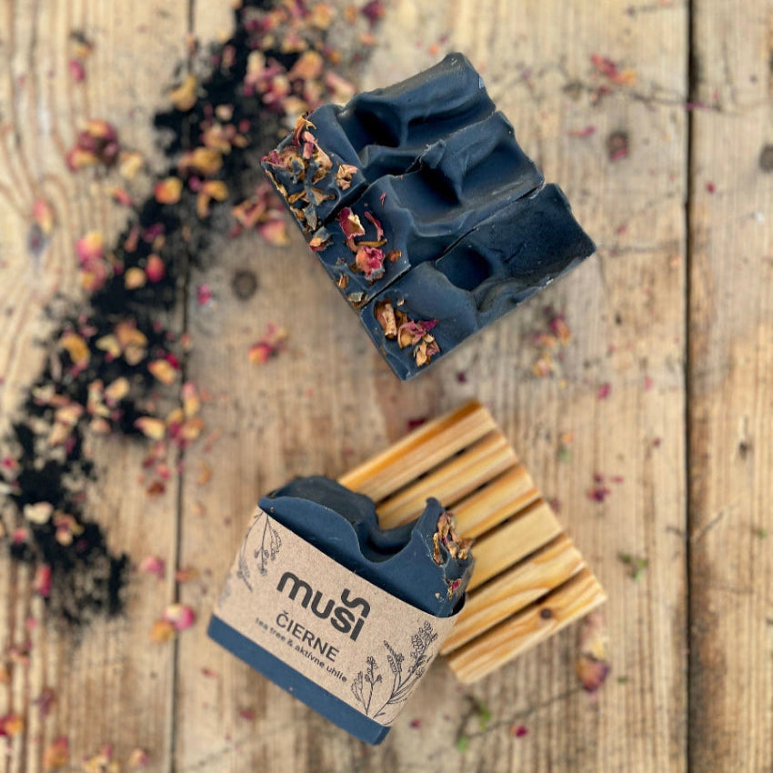 Prírodné čistiace mydlo s tea tree a aktívnym uhlím – ručne robené mydlo na mastnú a problematickú pleť