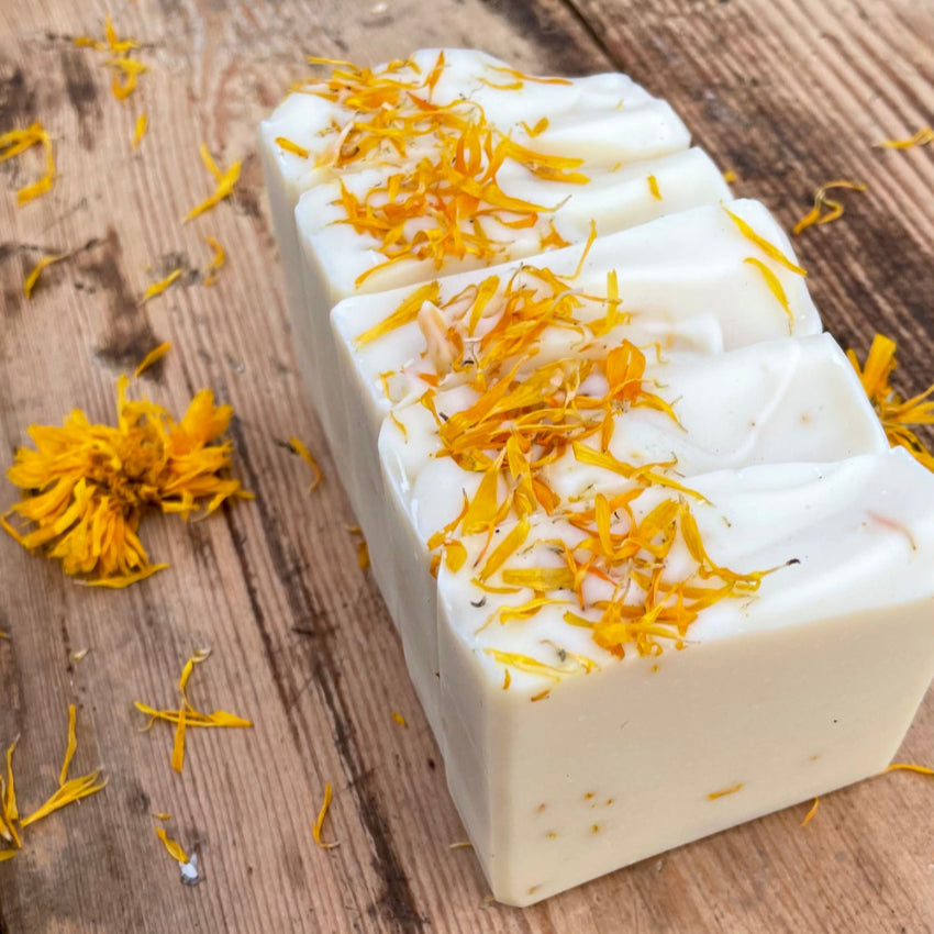 Prírodné mydlo s nechtíkom lekárskym, bez vône, pre citlivú a veľmi suchú pleť