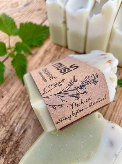 Žihľavové telové mydlo s eukalyptom a spirulinou – prírodná bylinková starostlivosť na každodenné použitie