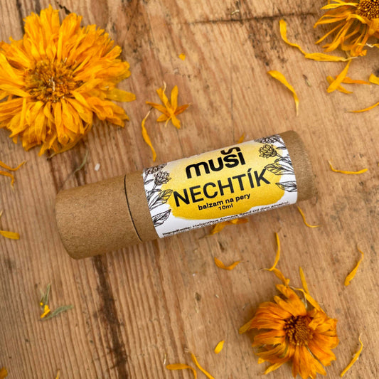 Prírodný nechtíkový balzam na pery Muši – ručne vyrobený, hojivý, na suché a popraskané pery
